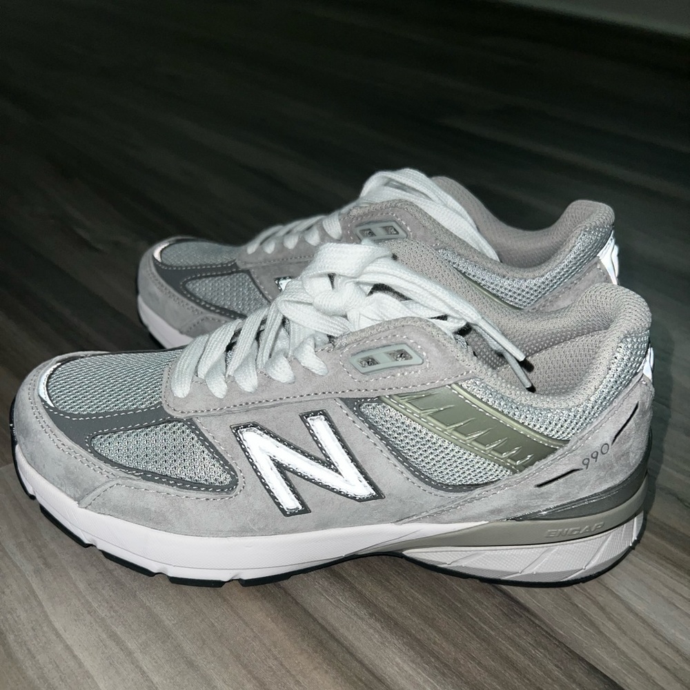 New Balance 990v5